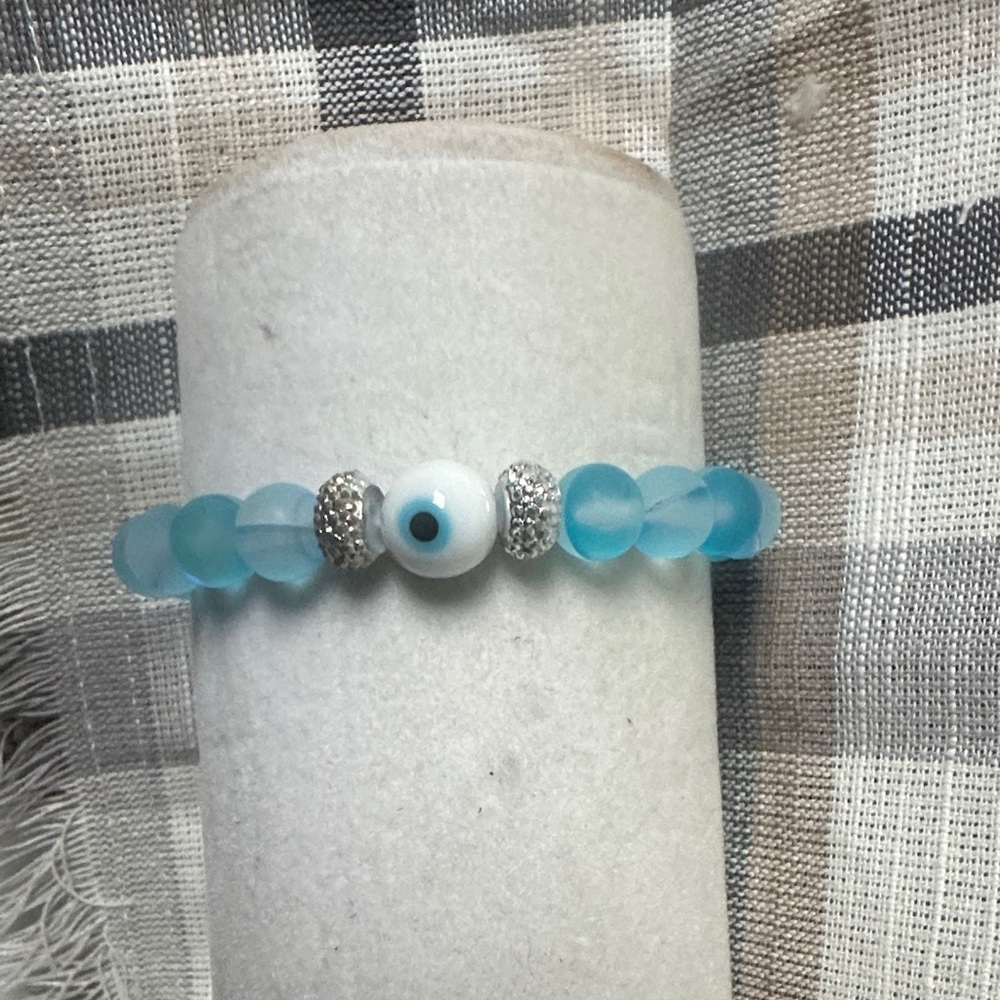 Chic Blue Evil Eye Bracelet with Silver Accents
